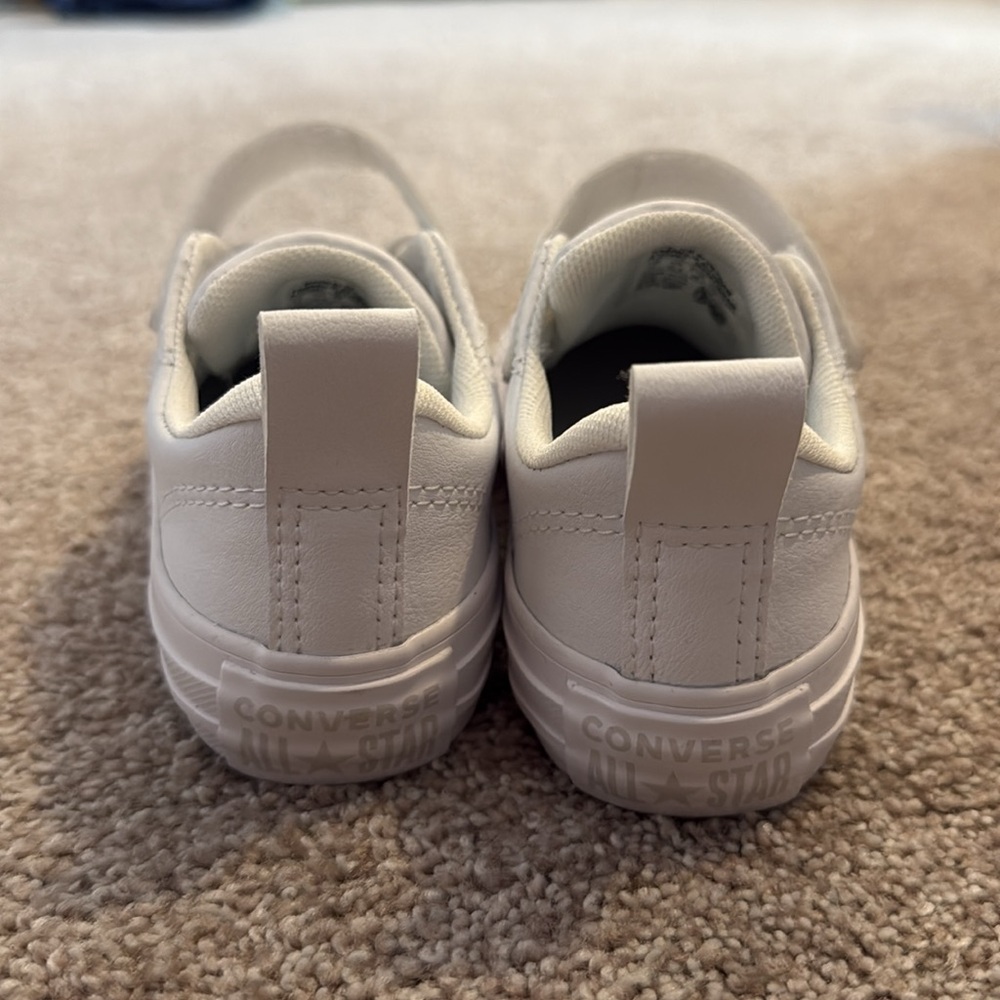 Kids White Converse. BRAND NEW - Picture 3 of 5